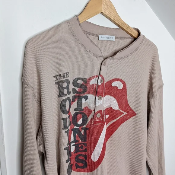 DAYDREAMER Rolling Stones Stacked Thermal Henley NEW Size M Flaw - Picture 2 of 7
